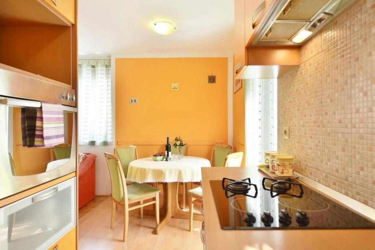 Apartment Vicko Omiš Εξωτερικό φωτογραφία